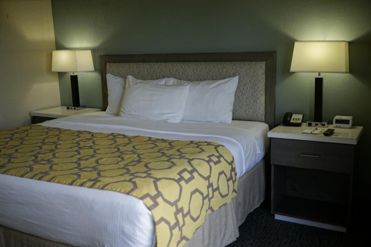 Baymont By Wyndham Shakopee Hotel Exterior foto