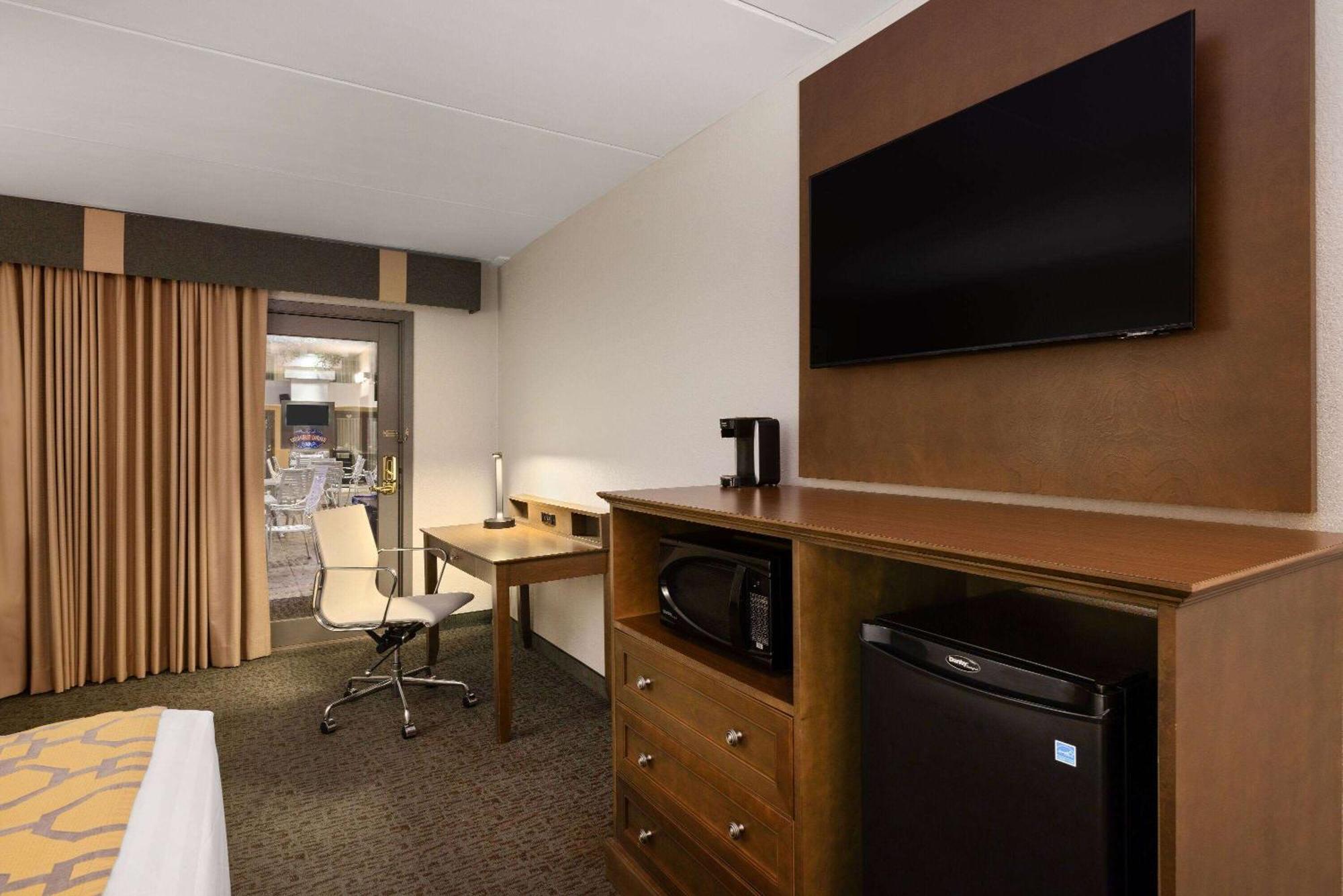 Baymont By Wyndham Shakopee Hotel Exterior foto
