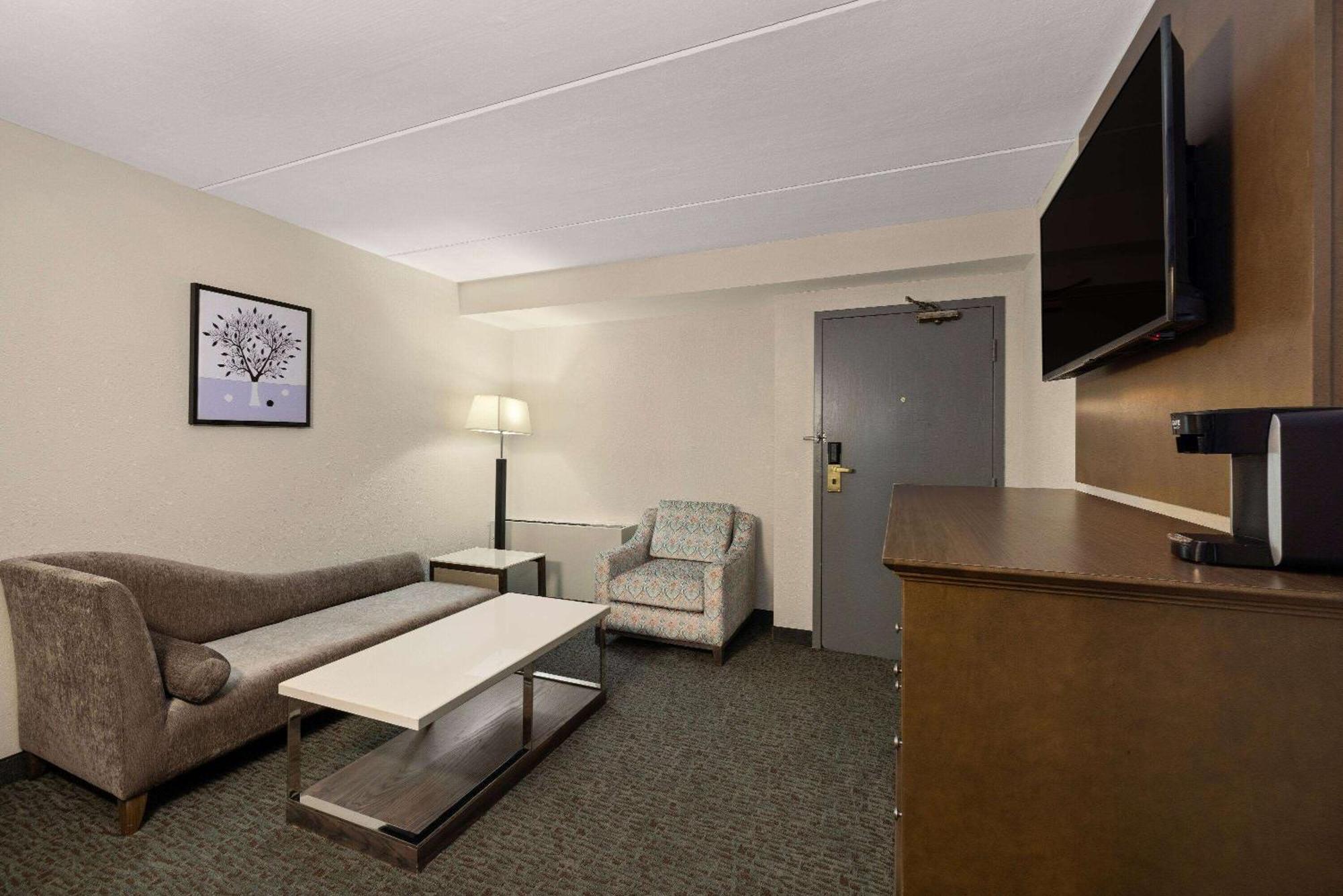 Baymont By Wyndham Shakopee Hotel Exterior foto