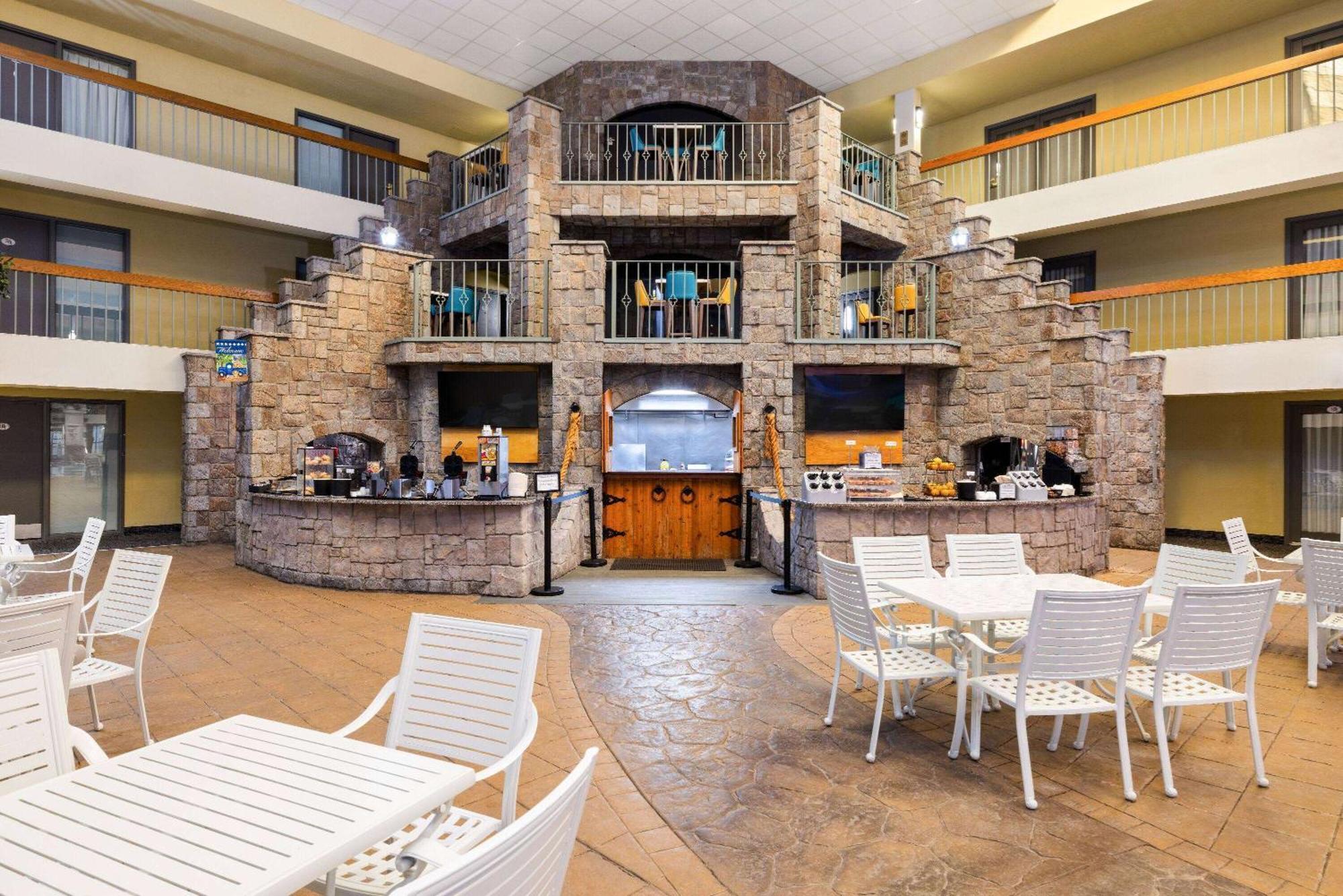 Baymont By Wyndham Shakopee Hotel Exterior foto